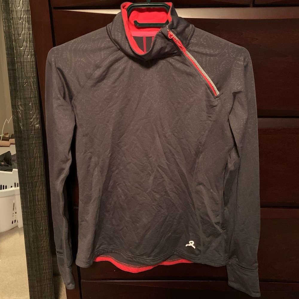 Running Room zipper top